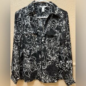 White House Black Market Women’s Button Up Floral Blouse Black and White XS